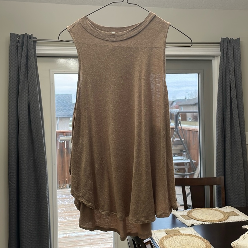 Active USA size large top